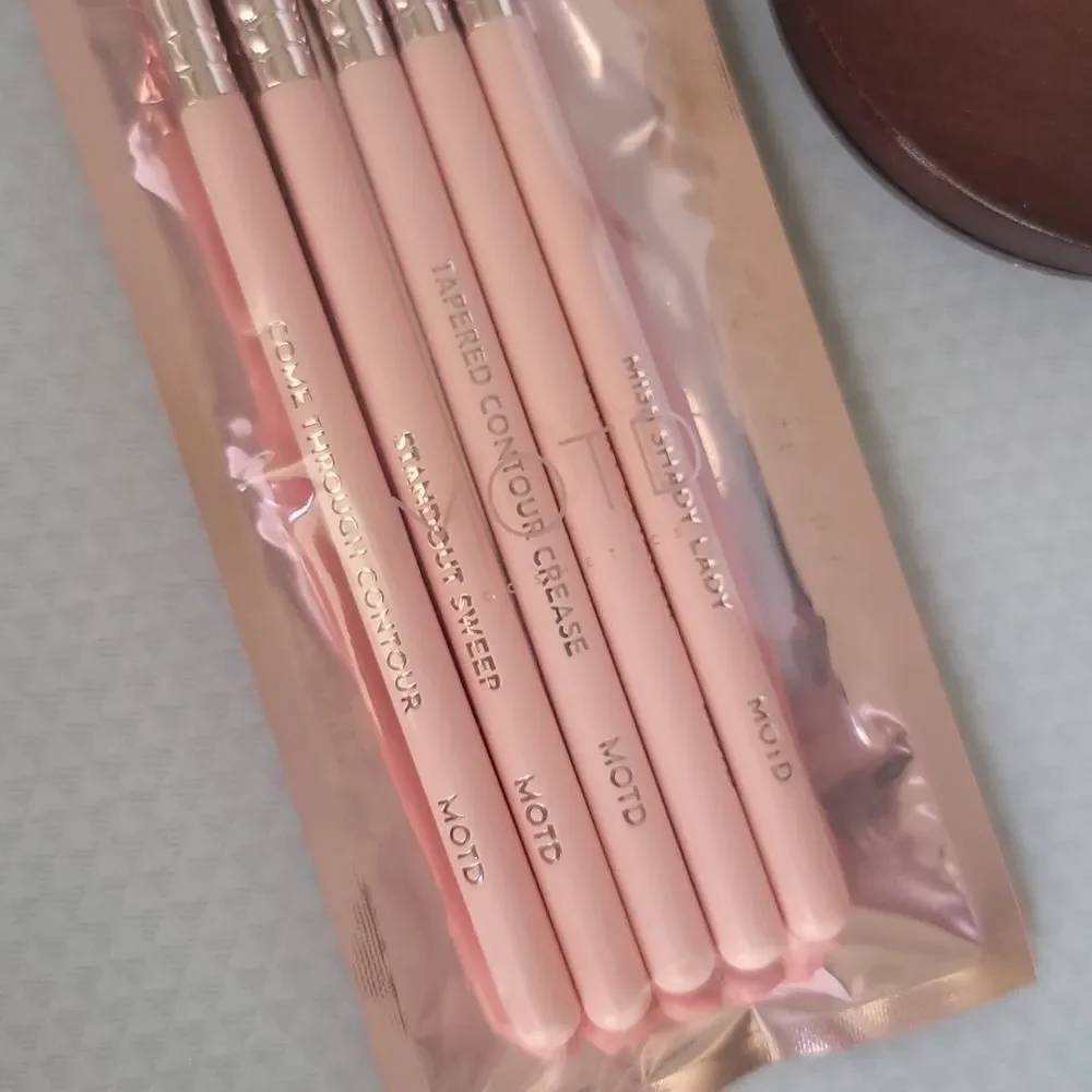 MOTD COSMETICS In A Blush 5 Piece Blending Eye Brush Set